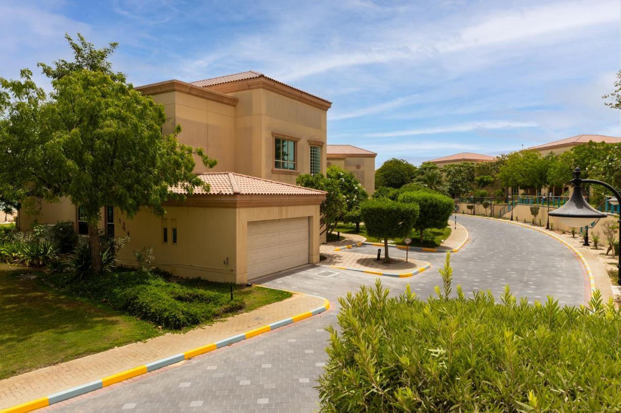 Al Raha Beach Resort & Spa Абу Даби Екстериор снимка