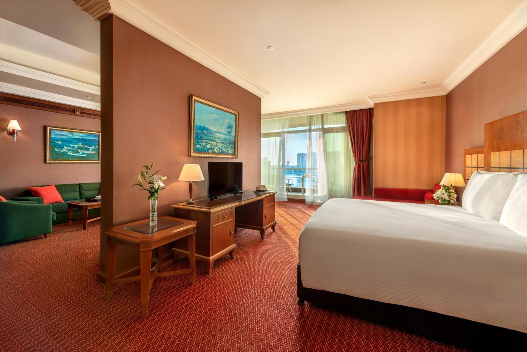 Al Raha Beach Resort & Spa Абу Даби Екстериор снимка