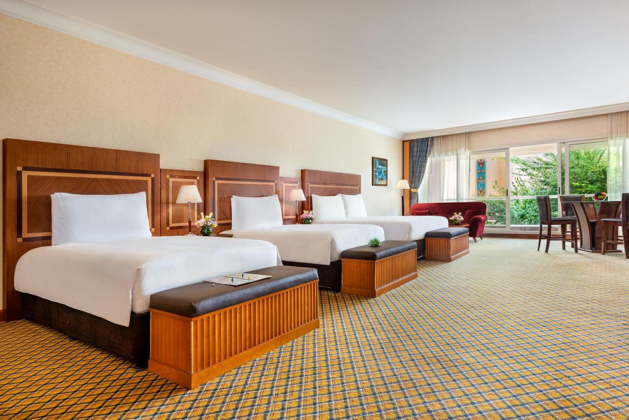 Al Raha Beach Resort & Spa Абу Даби Стая снимка